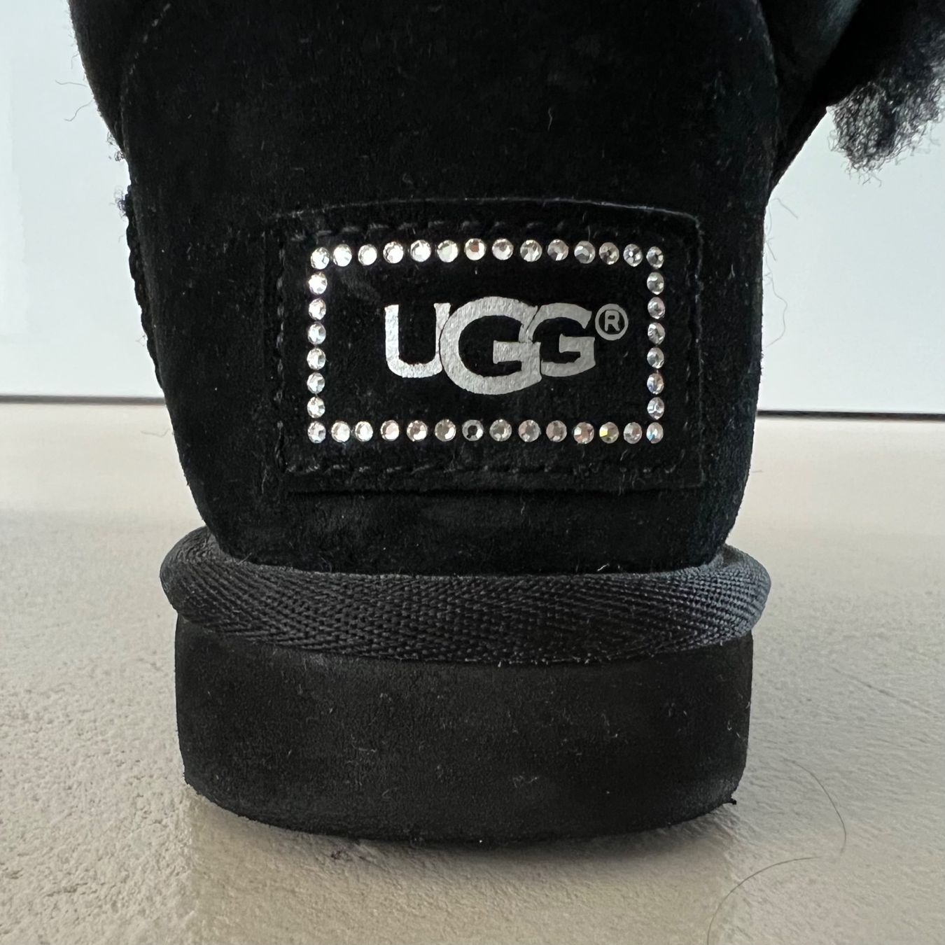 Ugg Damenschuhe: UGG Damen Bailey Button Bling Boot 🖤 – Gebraucht aus Zürich von ClosetQueen 8