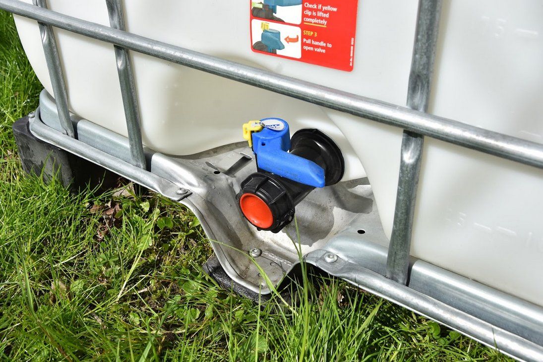 Abbeveratoi e trogoli: Wassertank 1000 Liter / 1 Kubik – Usato da Neunkirch venduto da StadtOaseGmbH 1
