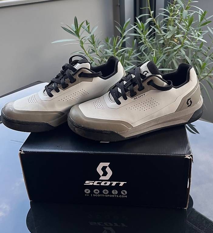 Scott Damenschuhe: SCOTT Volt Flat MTB-Schuhe – Gebraucht aus Brunnen von anjacam 2