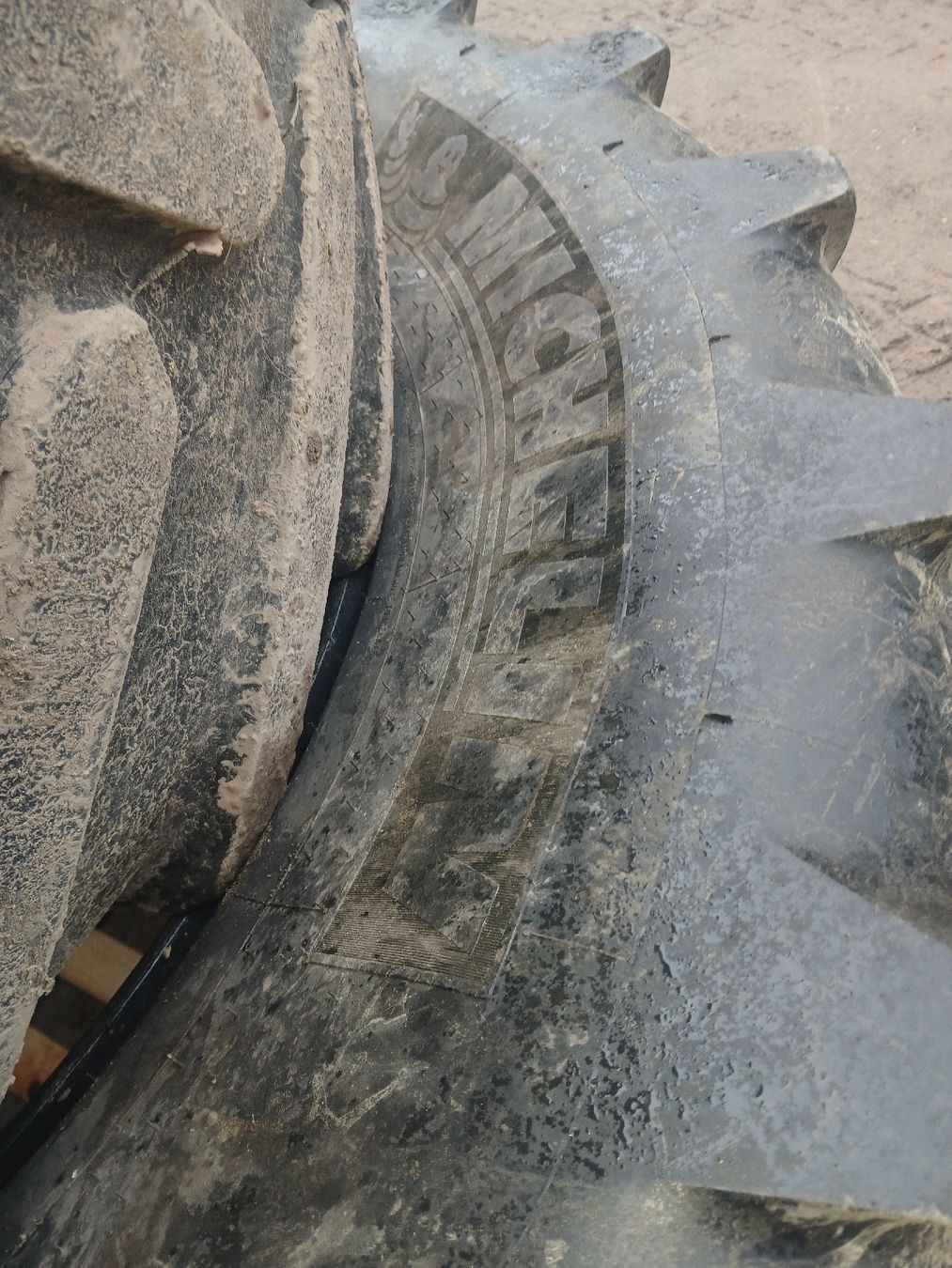 Michelin Pneumatici & Ruote complete: Traktor Michelin 540/65 R38 – Usato da Appenzell venduto da ladeluft 2