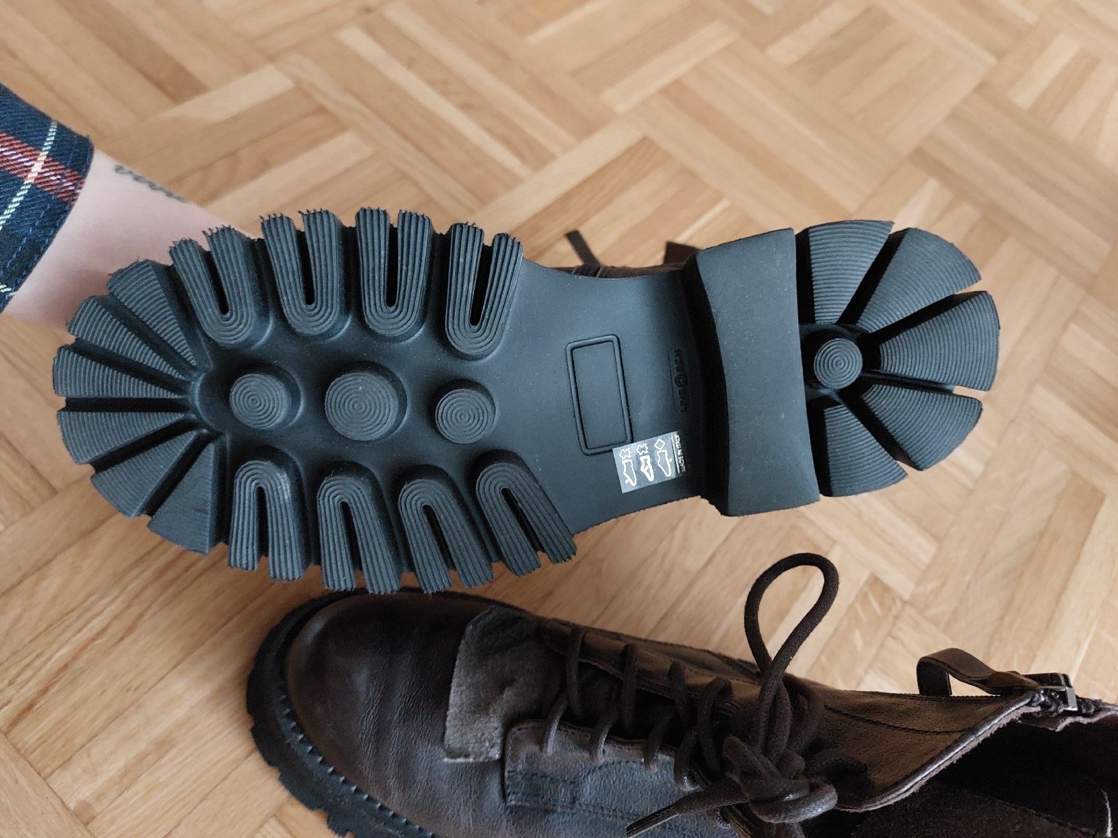 Scarpe da donna: Stiefelette History – Usato da Münchenbuchsee venduto da Ataf_Morgana 2