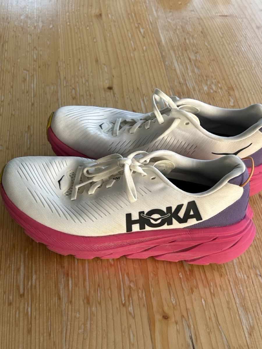 Hoka One One Scarpe da donna: Hoka One One Laufschuhe Grösse 40 2/3 – Usato da Nänikon venduto da Amerika73