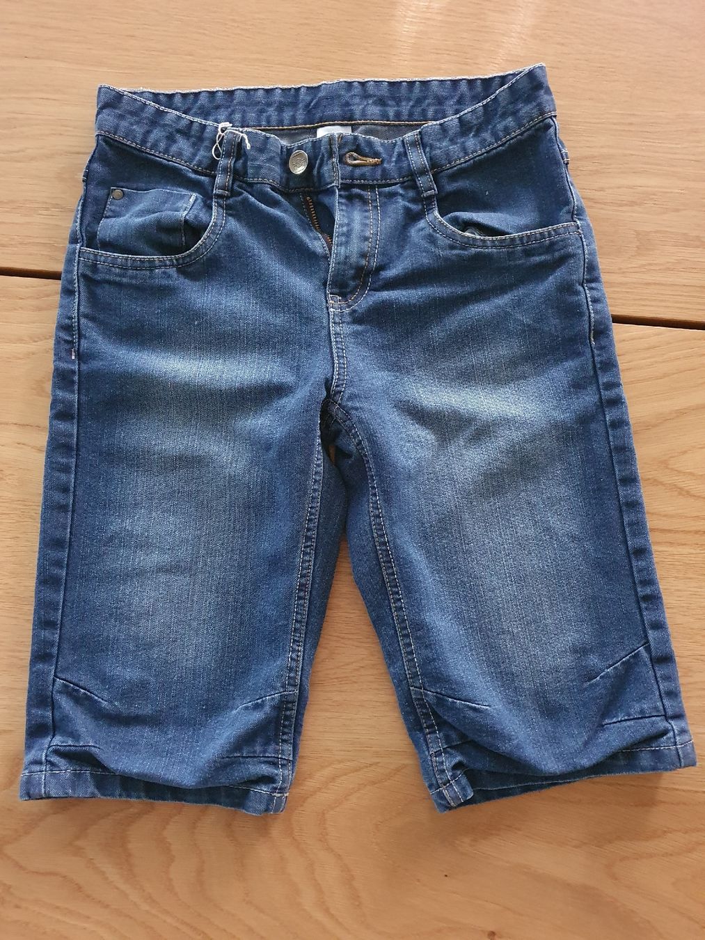 Pantaloni: Jeans Shorts Grösse 152 Neuwertig – Nuovo (secondo la descrizione) da St.Gallen venduto da Avena135