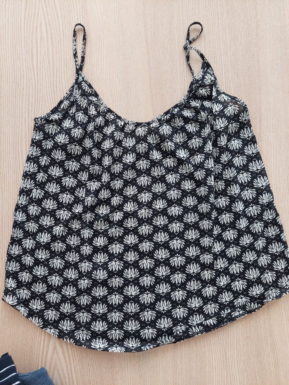 H&M Tops: Trägertop – D'occasion à Basel par eila_ila