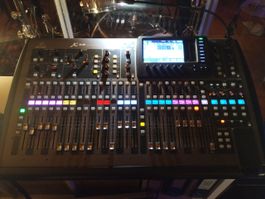Behringer X32 Fullsize Digitalmischpult (Top Zustand)