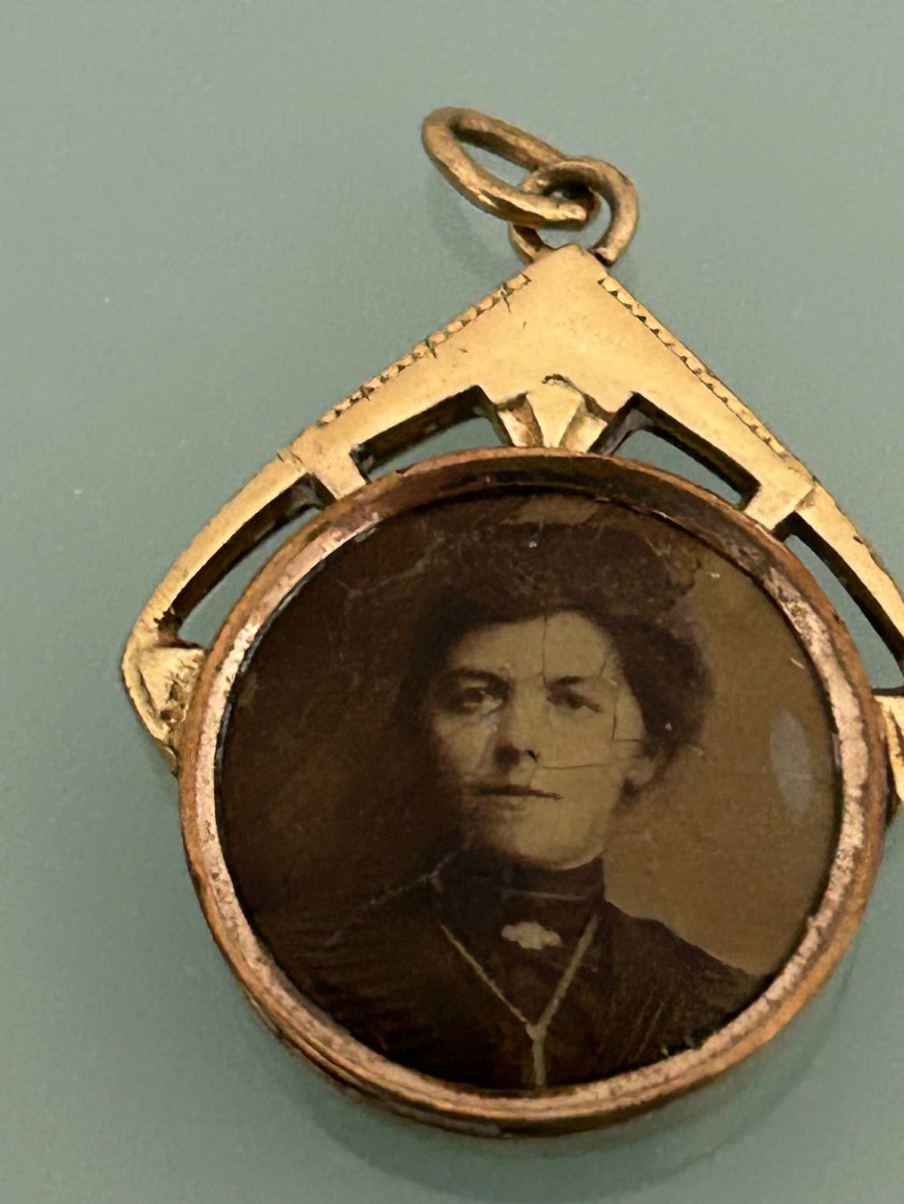 Pendentifs: Schönes doppelseitiges Medaillon – D'occasion à Eschenz par glaro14 2