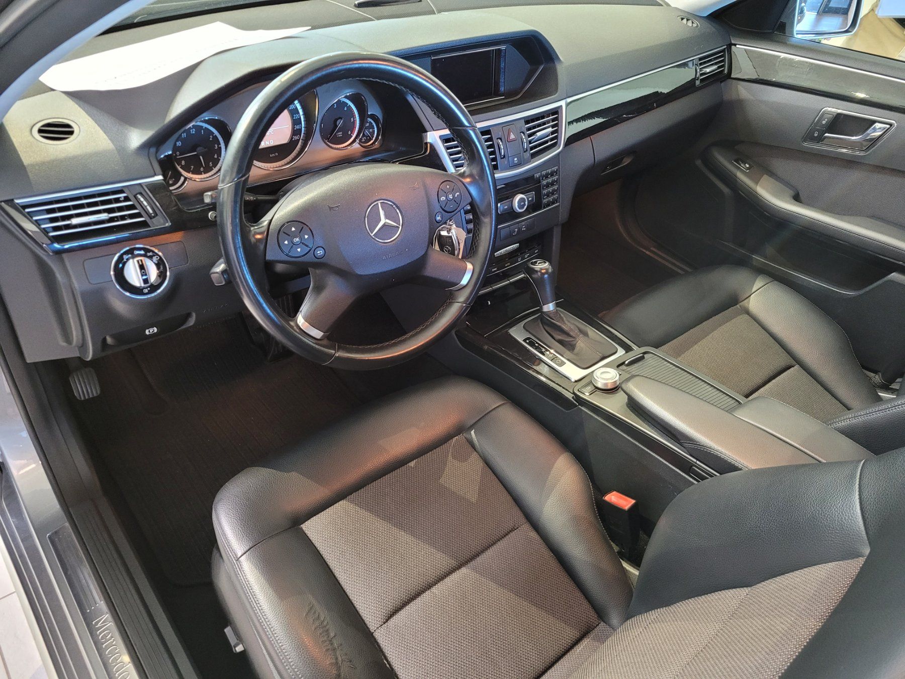 Mercedes-Benz Automobili: Mercedes-Benz E 220 CDI BlueEff. – Usato da St. Gallen venduto da HirschAutomobileAG 2