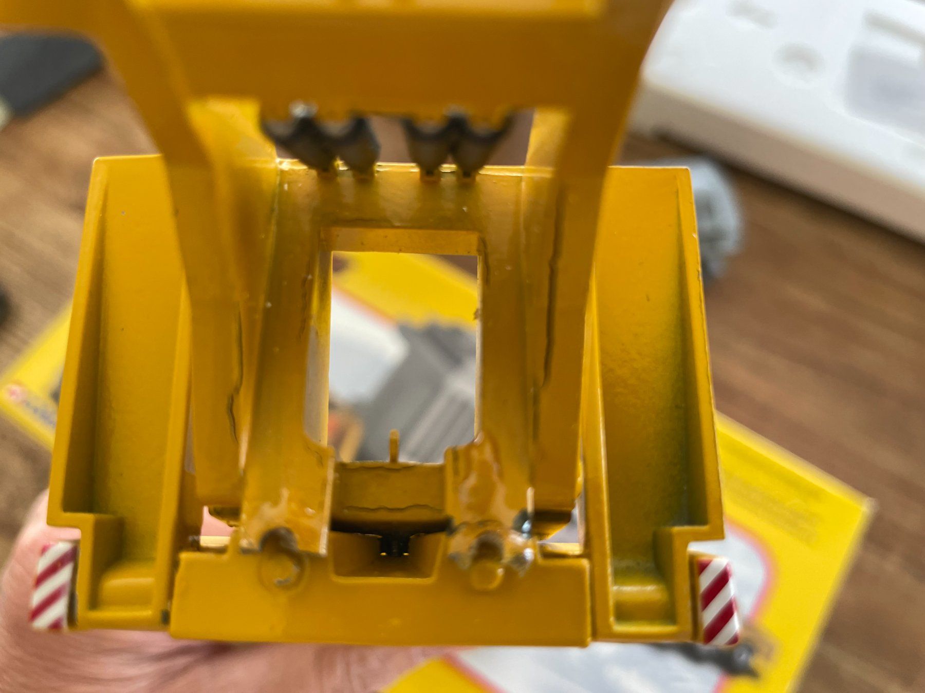 Corgi Toys Kit di modellismo & Modellini statici: MAN 6x4 Tieflader mit Generator NEDERHOFF – Difettoso da St. Gallenkappel venduto da Nagitgelb 3