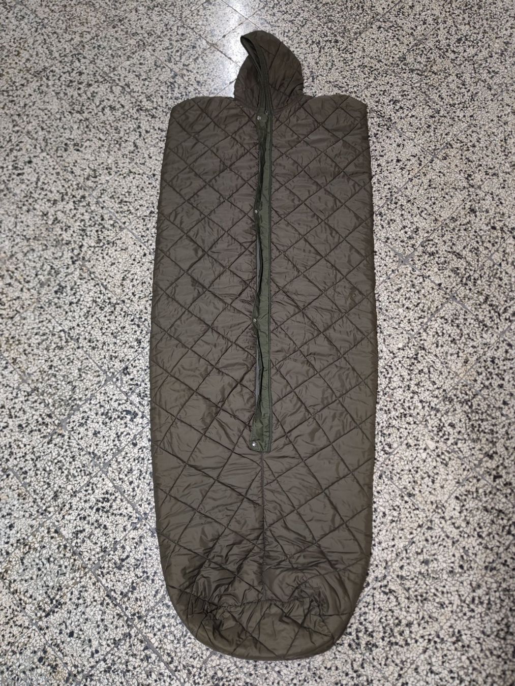 Schweizer Armee Sacchi a pelo: Schlafsack Schweizer Armee mit Aussenhülle – Usato da Mörschwil venduto da Nyke_2226