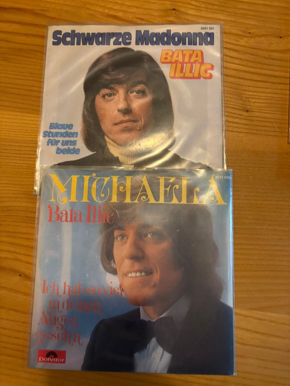 Dischi in vinile: 2xBata Illic Singles – Usato da Zofingen venduto da Bigron