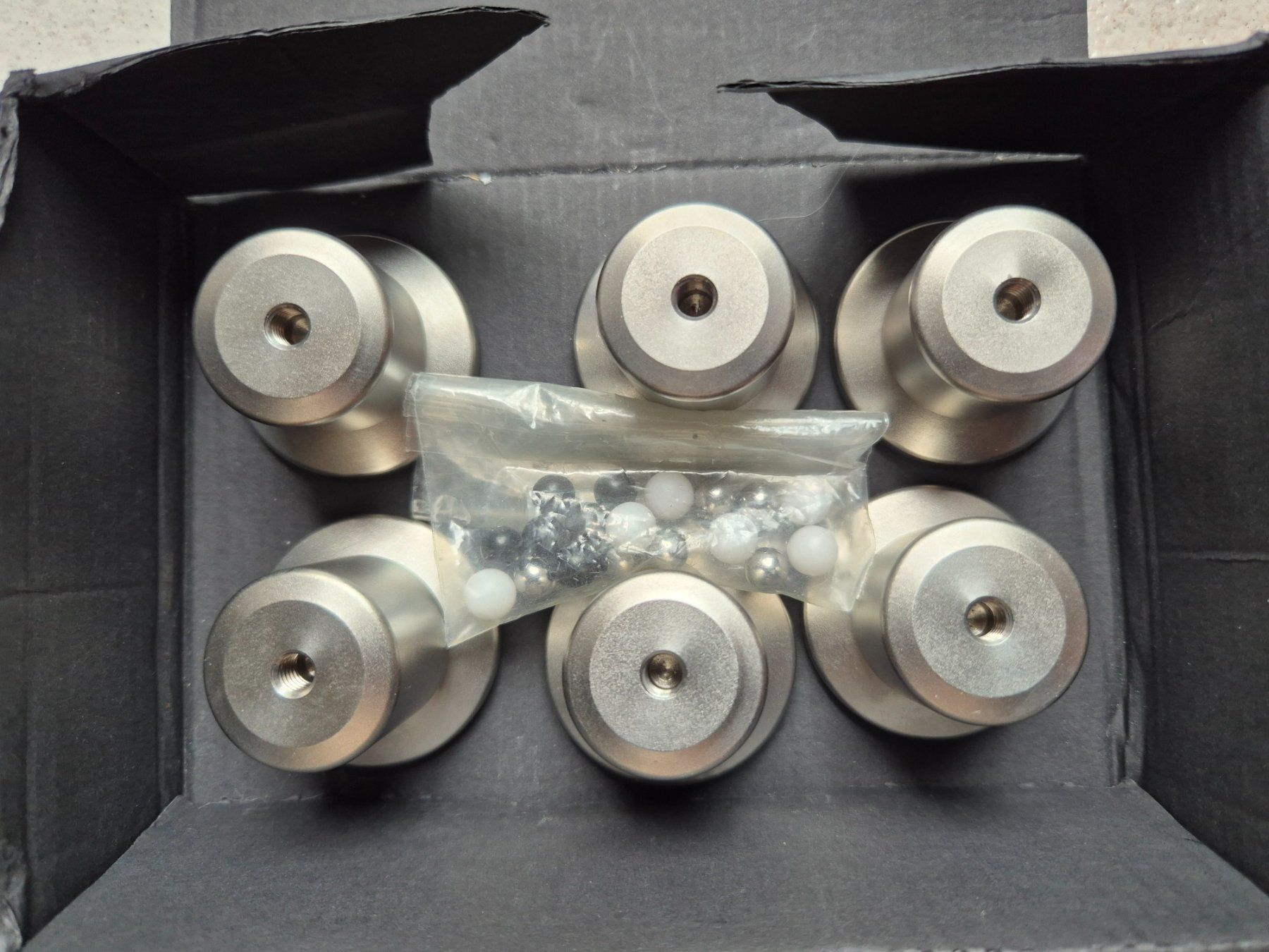 Rowen Lautsprecher: ROWEN SILENT STAND Lautsprecher Absorber - M6 Variante – Gebraucht aus Beringen von 2015ursh 6