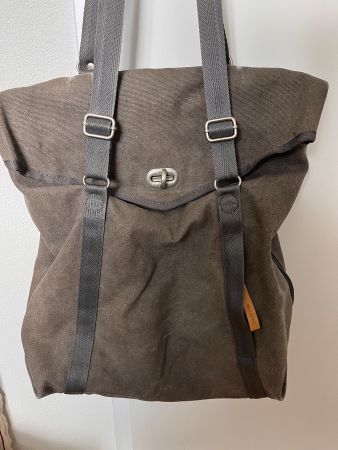 Rucksack der Marke Qwestion
