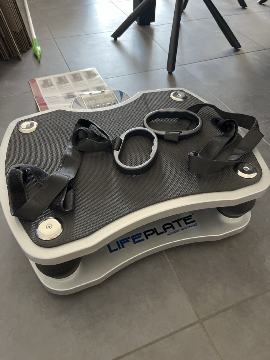 Maxxus Hometrainer: Maxxus Vibrationsplatte Lifeplate – Gebraucht aus Sissach von jil_xjm5