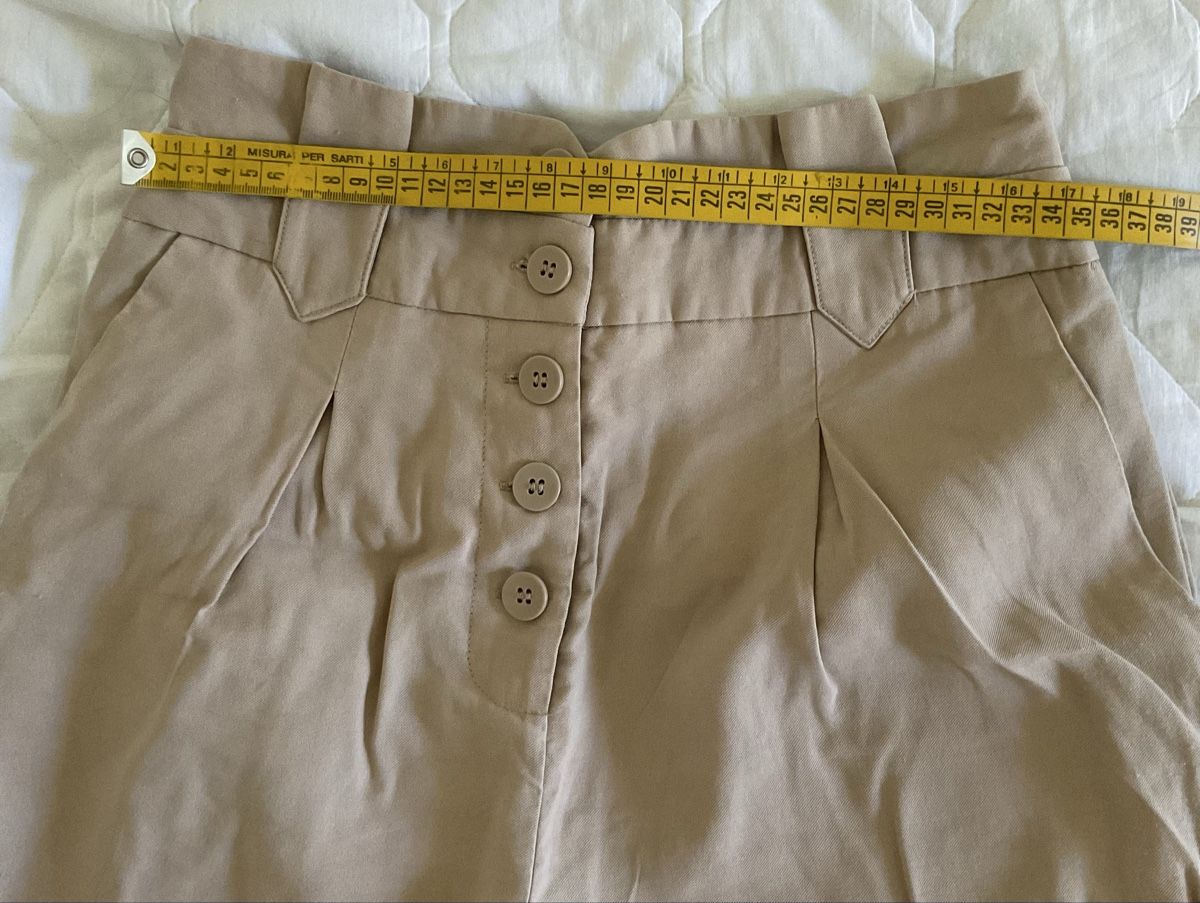 Nafnaf Pantaloni: Short von Naf Naf – Usato da Horw venduto da Spi8992 2