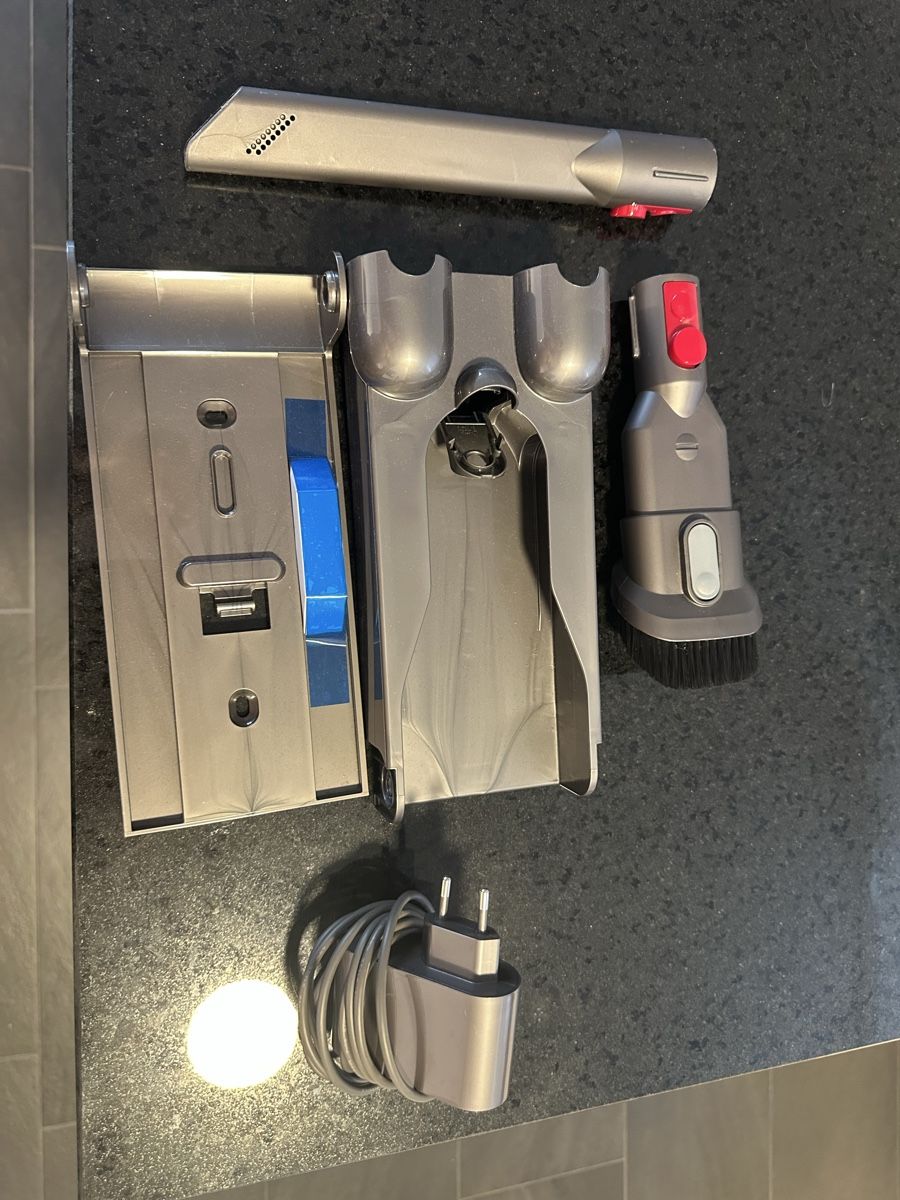 Dyson Staubsauger & Zubehör: Dyson V15 Detect – Neu (gemäss Beschreibung) aus Niedergösgen von Dibu123 1
