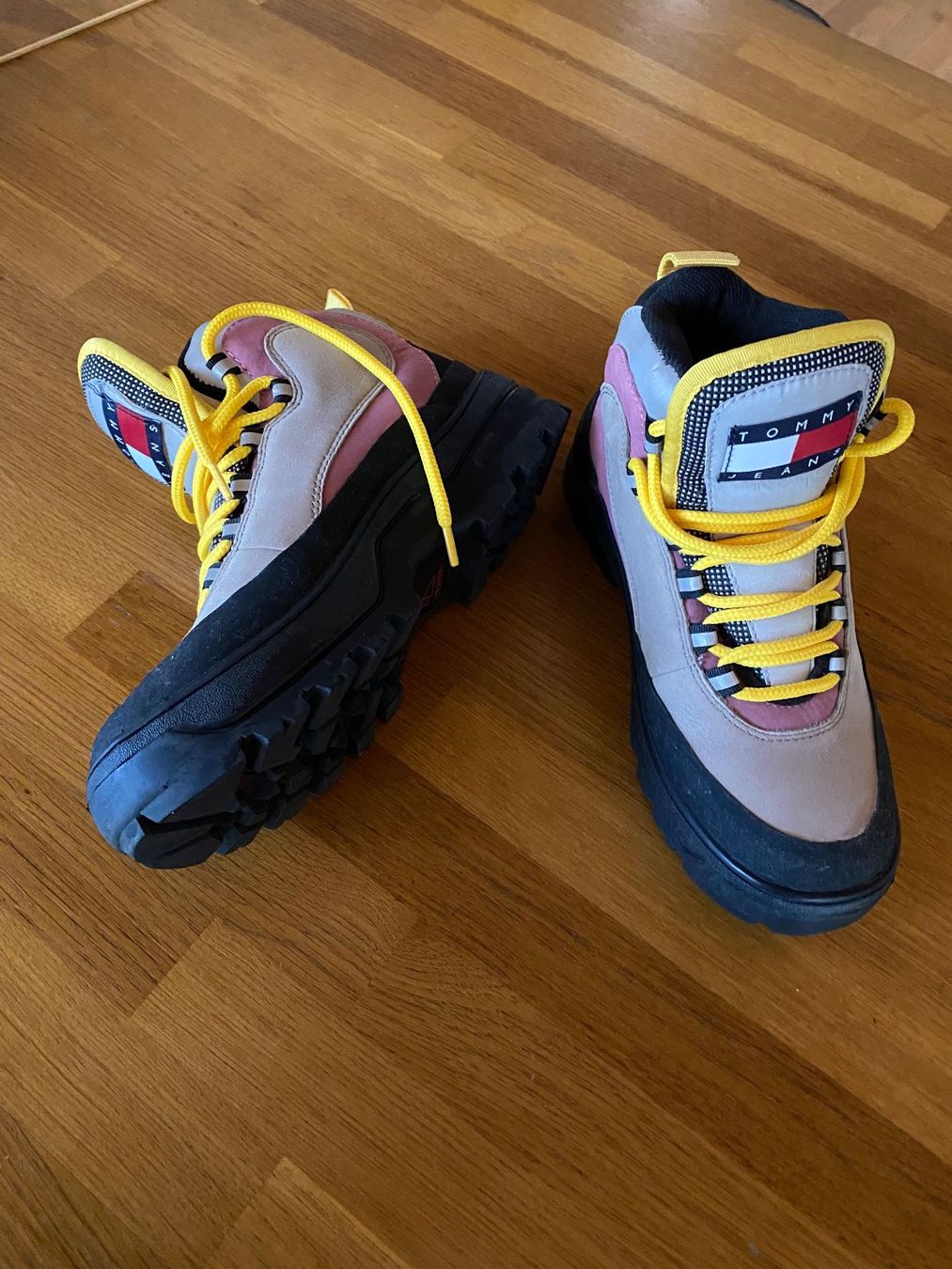 Tommy Hilfiger Scarpe da donna: Wanderschuhe  Gr.36 TOMMY HILFIGER – Nuovo (secondo la descrizione) da Bösingen venduto da Trigusik 1