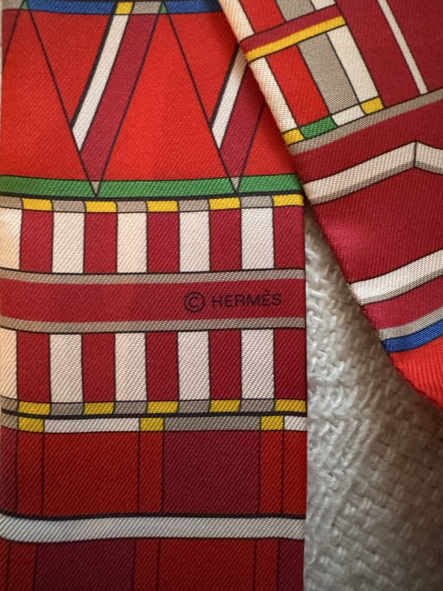 Hermès Foulards, Tücher & Schals: Hermès Twilly Voltes et Pirouettes – Neu und originalverpackt aus Genève von Allisgood 4