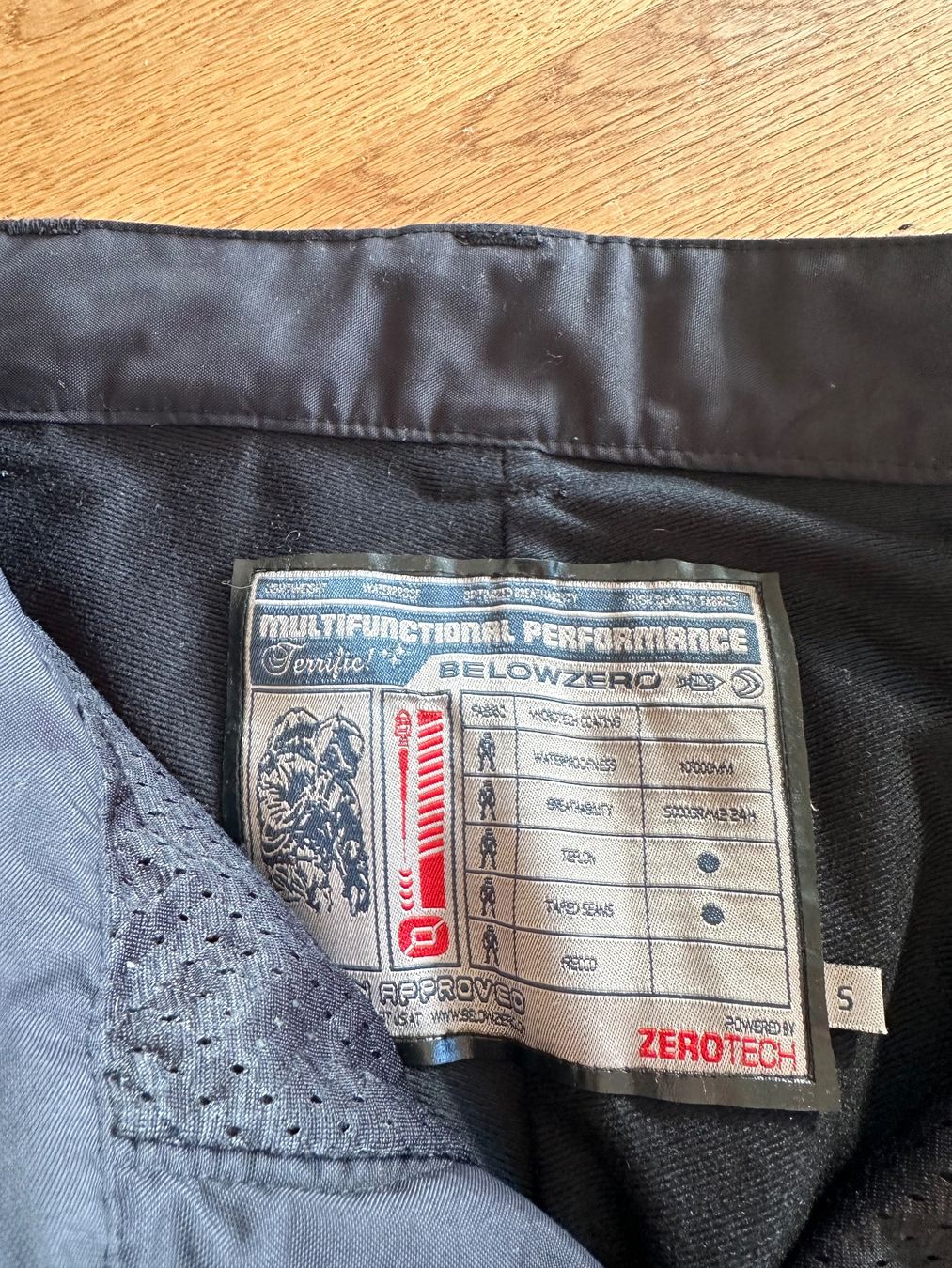 Pantaloni: Belowzero Skihose/Snowboardhose Damen Gr. S – Usato da Niederbüren venduto da Hudi_1974 2