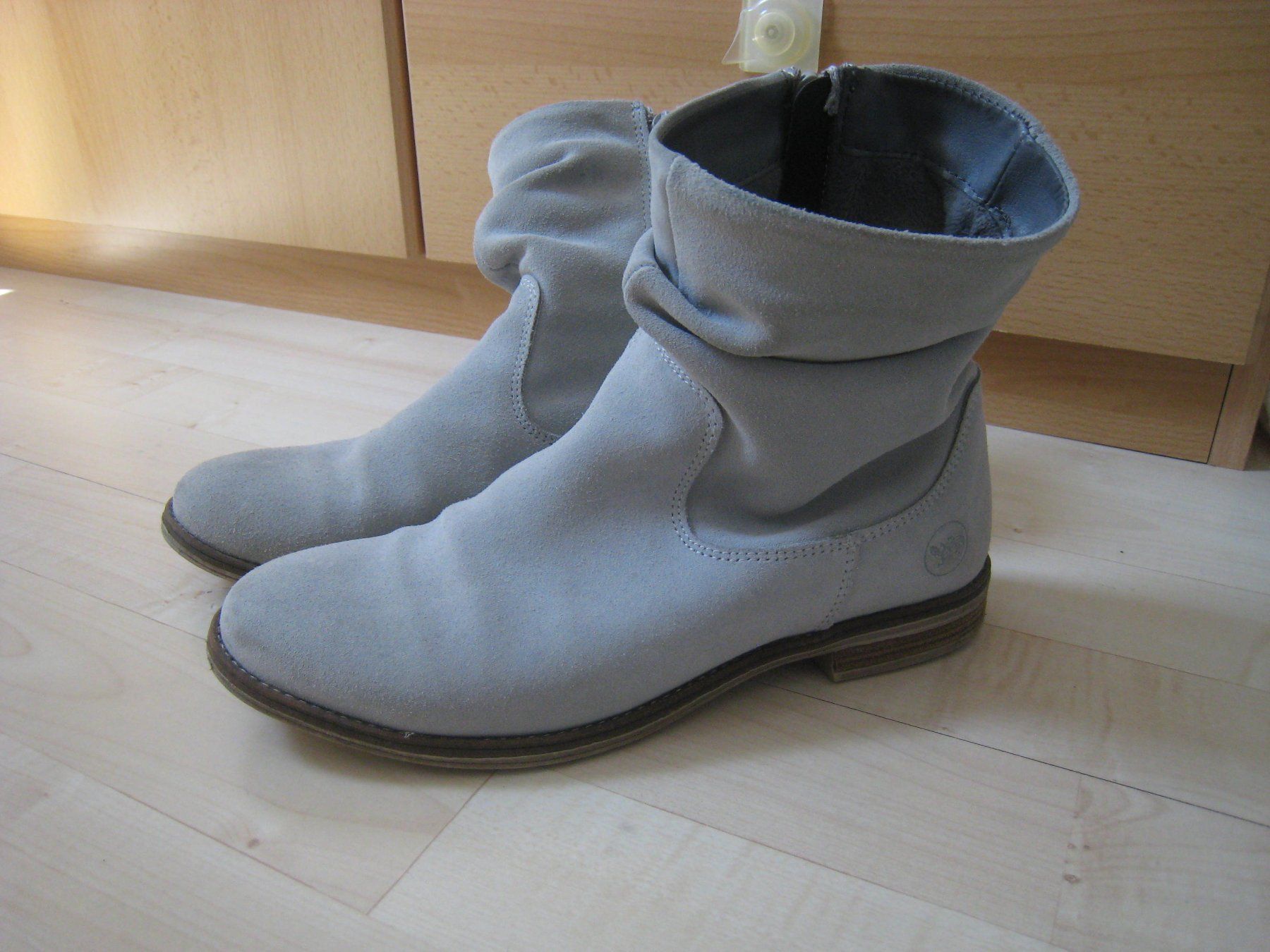 Salamander Damenschuhe: Salamander Stiefelette Schuhe hellblau Gr. 37 – Gebraucht aus Dättlikon von Mamakuga