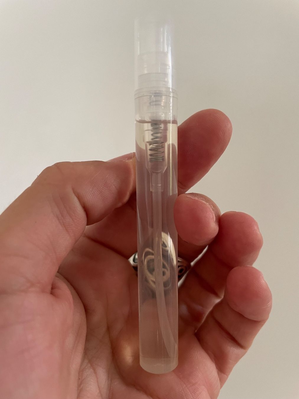 Lattafa Profumi & Eau de Toilette: Lattafa Yara Moi EDP 5 ml Abfüllung. – Usato da Zürich venduto da deruja 1