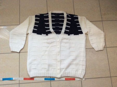 Damenjacke, Grösse XL/ 42-46,Breite 61cm, Handgestrickt