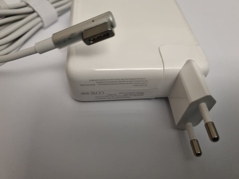 Caricabatterie: Chargeur Macbook Magsafe 1 85W – Nuovo e nell'imballaggio originale da Renens VD venduto da Accessoryworld 1