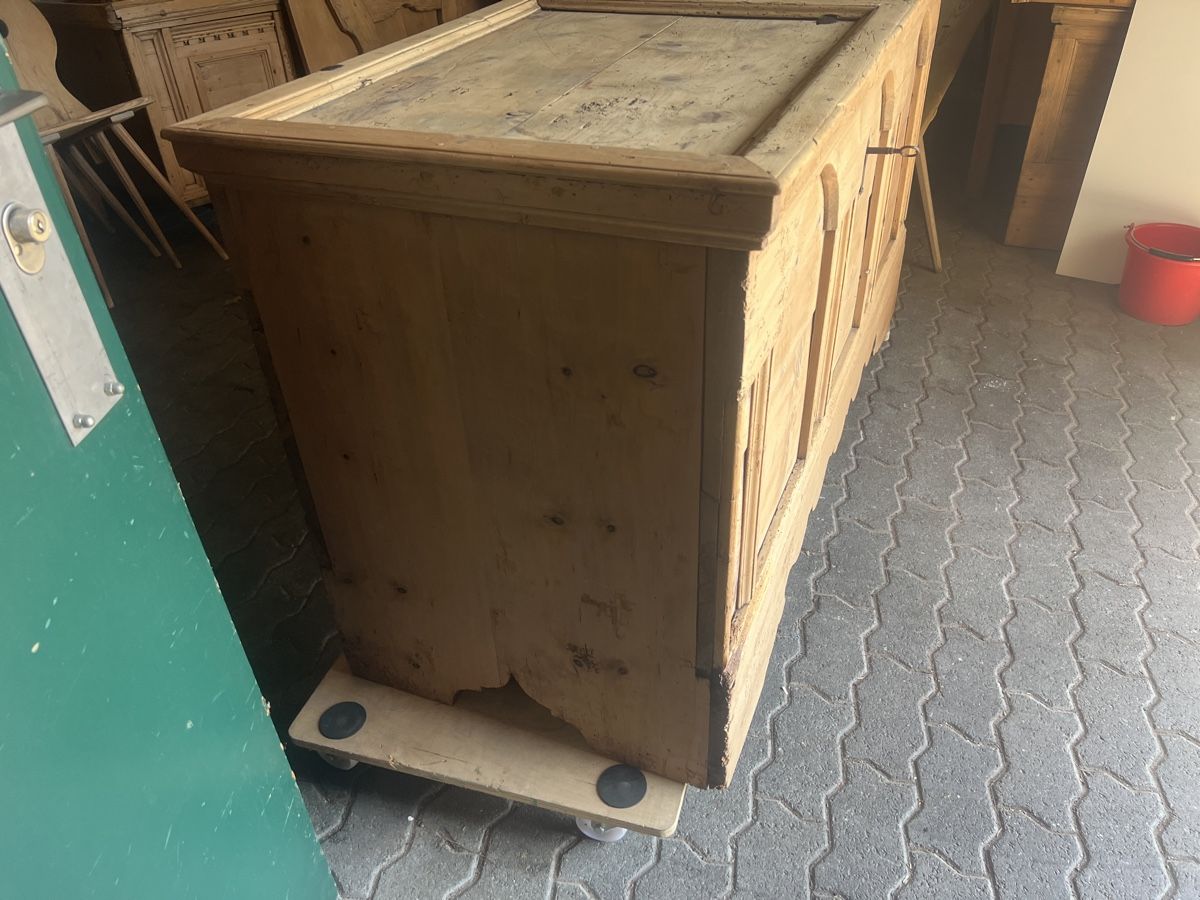 Cassapanche: Arventruhe Graubünden – Usato da Gossau SG venduto da Keller-Antiques 1