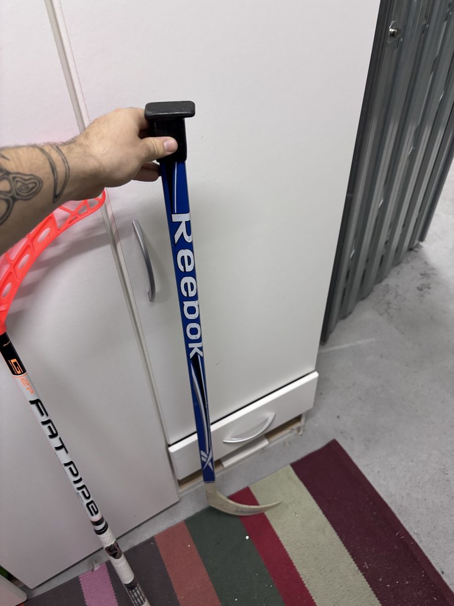 Reebok Bastoni & Pale: Reebok Eishockey Schläger – Usato da Oberkirch LU venduto da mri_8qpz 3