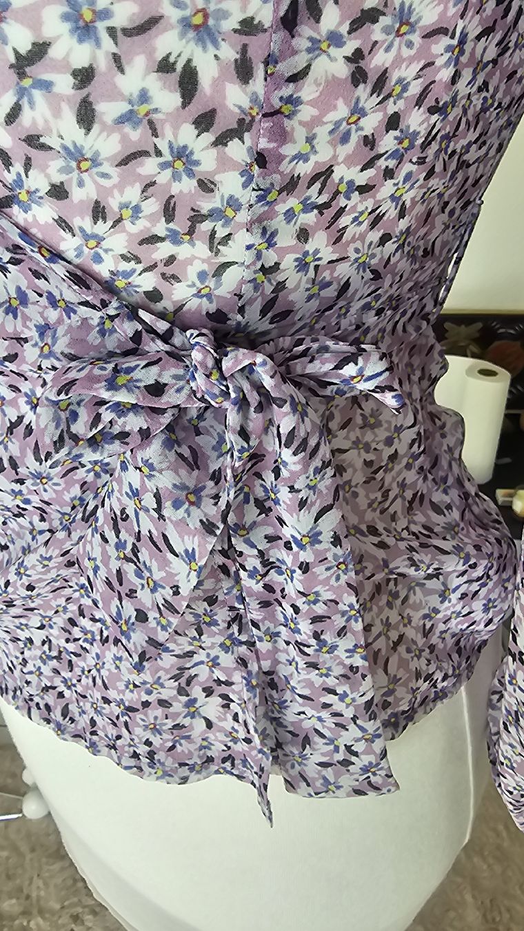 Morgan Blusen: Leichte Morgan Sommerbluse mit Blumenmuster, Grösse 34,neu – Neu und originalverpackt aus Niedergösgen von topol14 1
