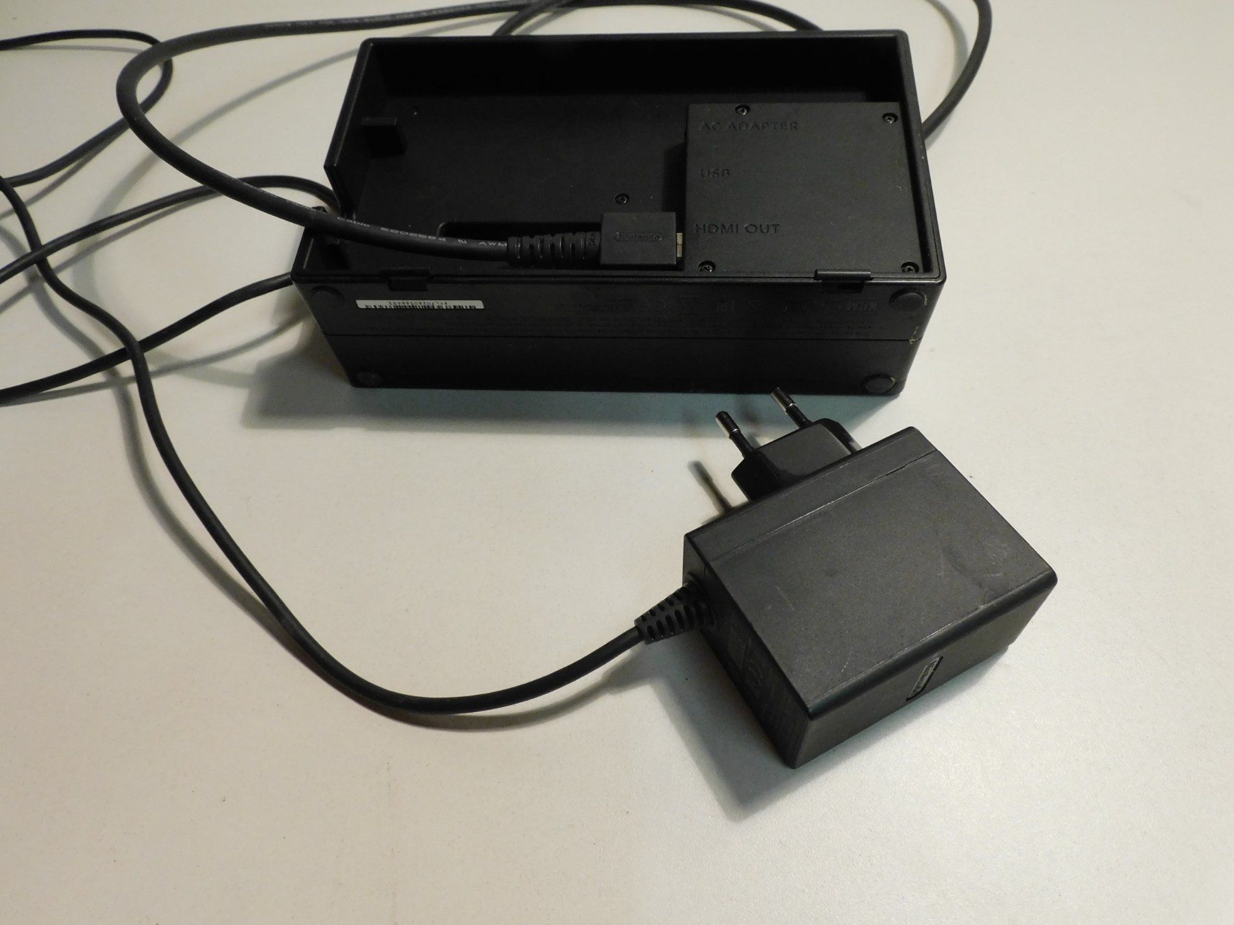 Docking station: Nintendo Switch Docking Station schwarz gebraucht Zustand – Usato da Sursee venduto da 76 5