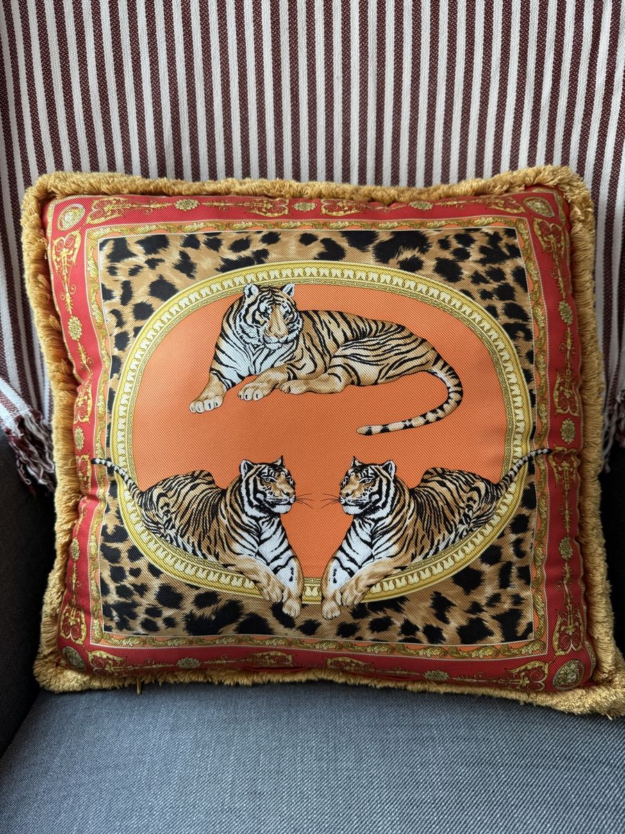 Versace Kissen: Versace Kissen Tiger – Gebraucht aus Knonau von Danyboy30 1