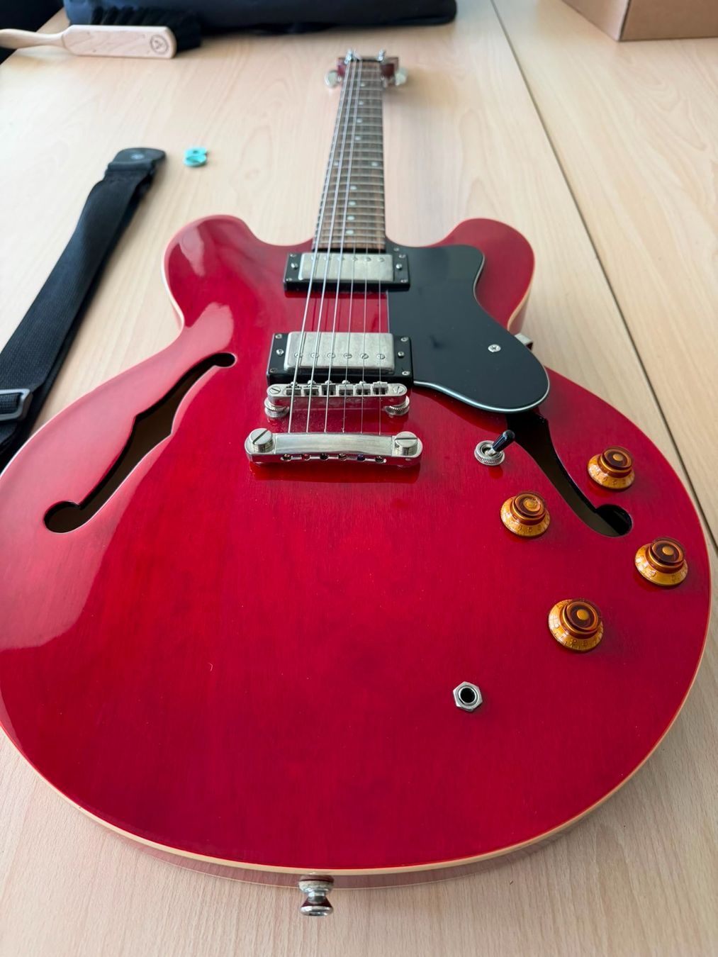 Epiphone Musikinstrumente: Magnifique Epiphone ES-335 Dot Cherry – Gebraucht aus La Chaux-de-Fonds von inf_gt2x 3