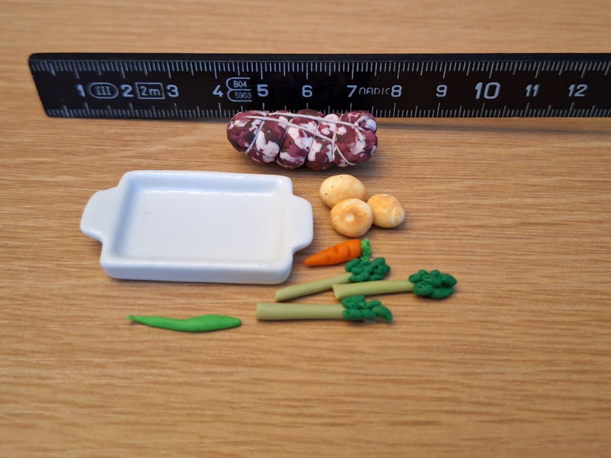 Case e mobili per bambole: Handmade Braten mit Gemüse, Spargeln – Nuovo (secondo la descrizione) da Zürich venduto da HandmadeTinyFood 1