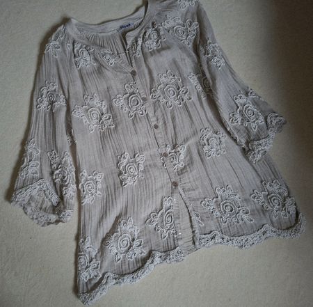 Verspielte Bluse von FADDA Gr. L/XL Farbe Taupe