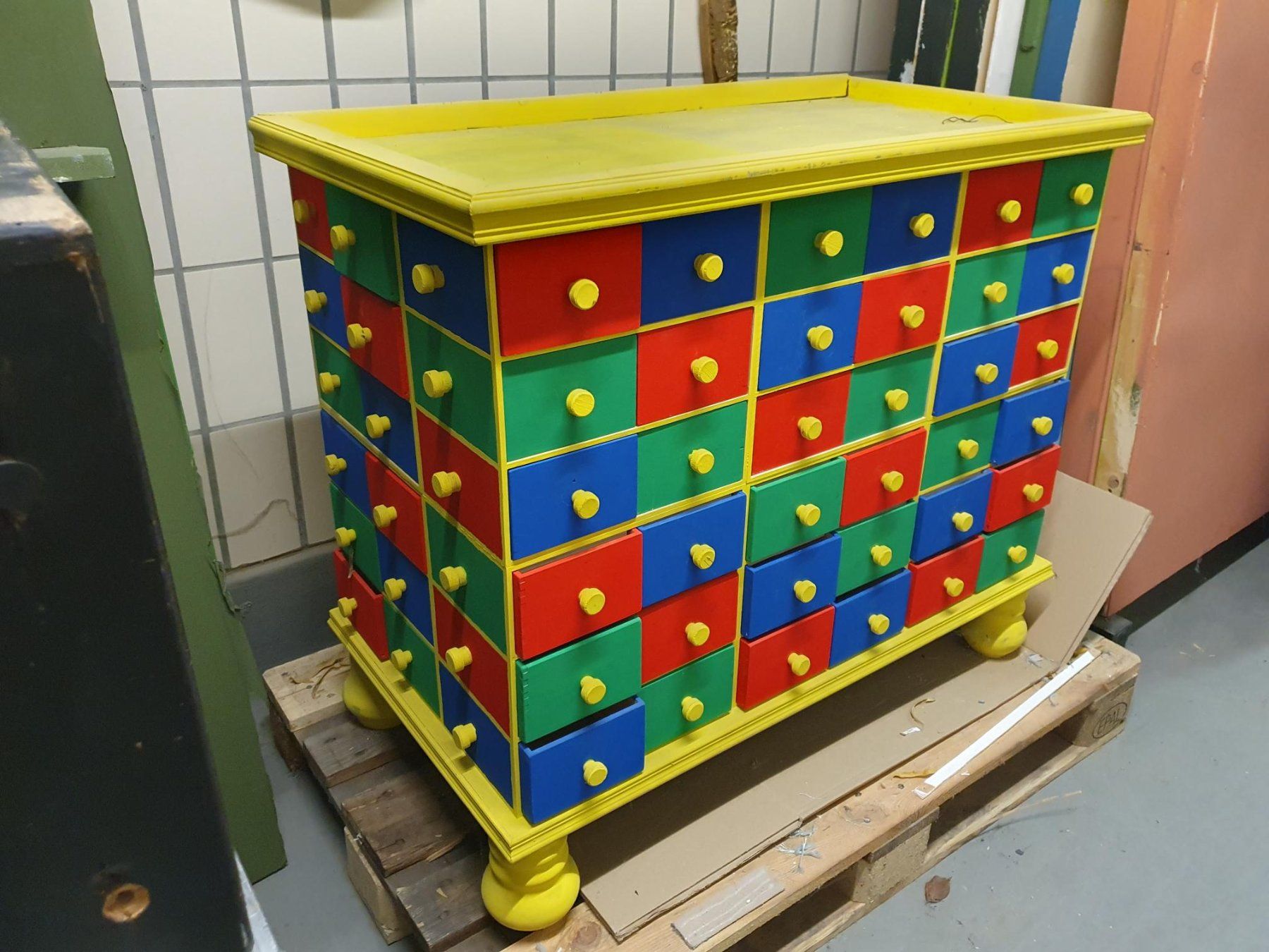 Spielzeuge: Theaterrequisit ("Geräuschkomode  Stimmendieb") – Gebraucht aus Schaffhausen von -awi- 3