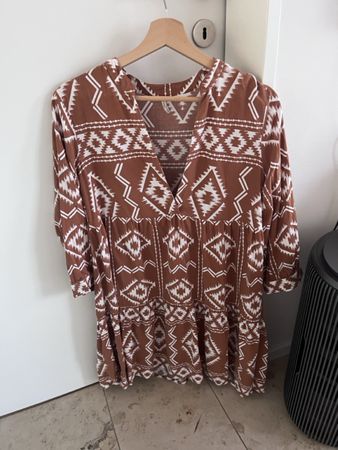 Damen Kleid braun mit Muster V-Ausschnitt gebraucht