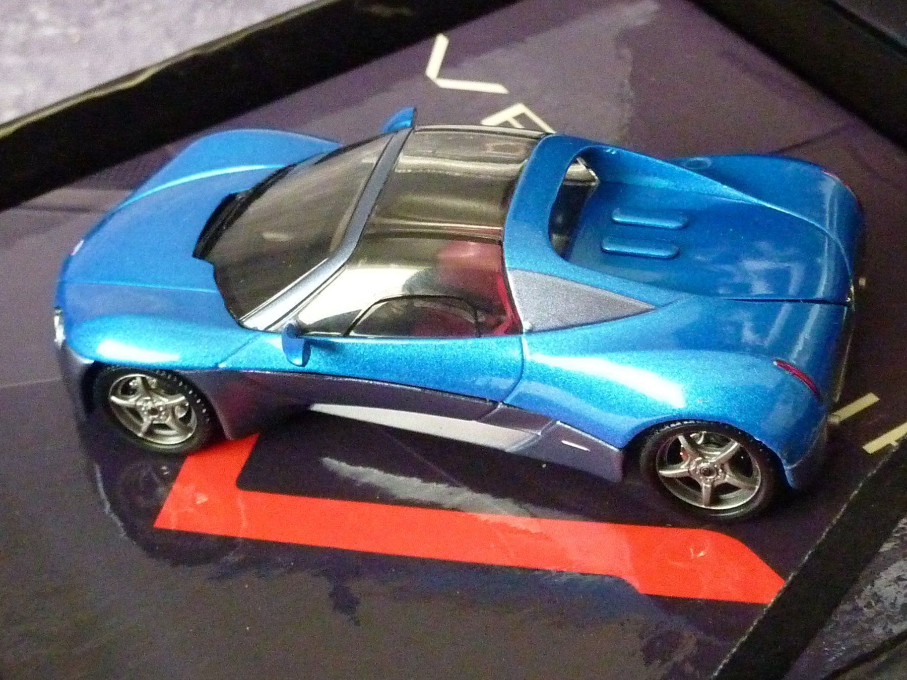 Norev Modellautos: Venturi Fetish Concept Car  1:43 – Neu und originalverpackt aus Dürrenäsch von modellautos4you 2