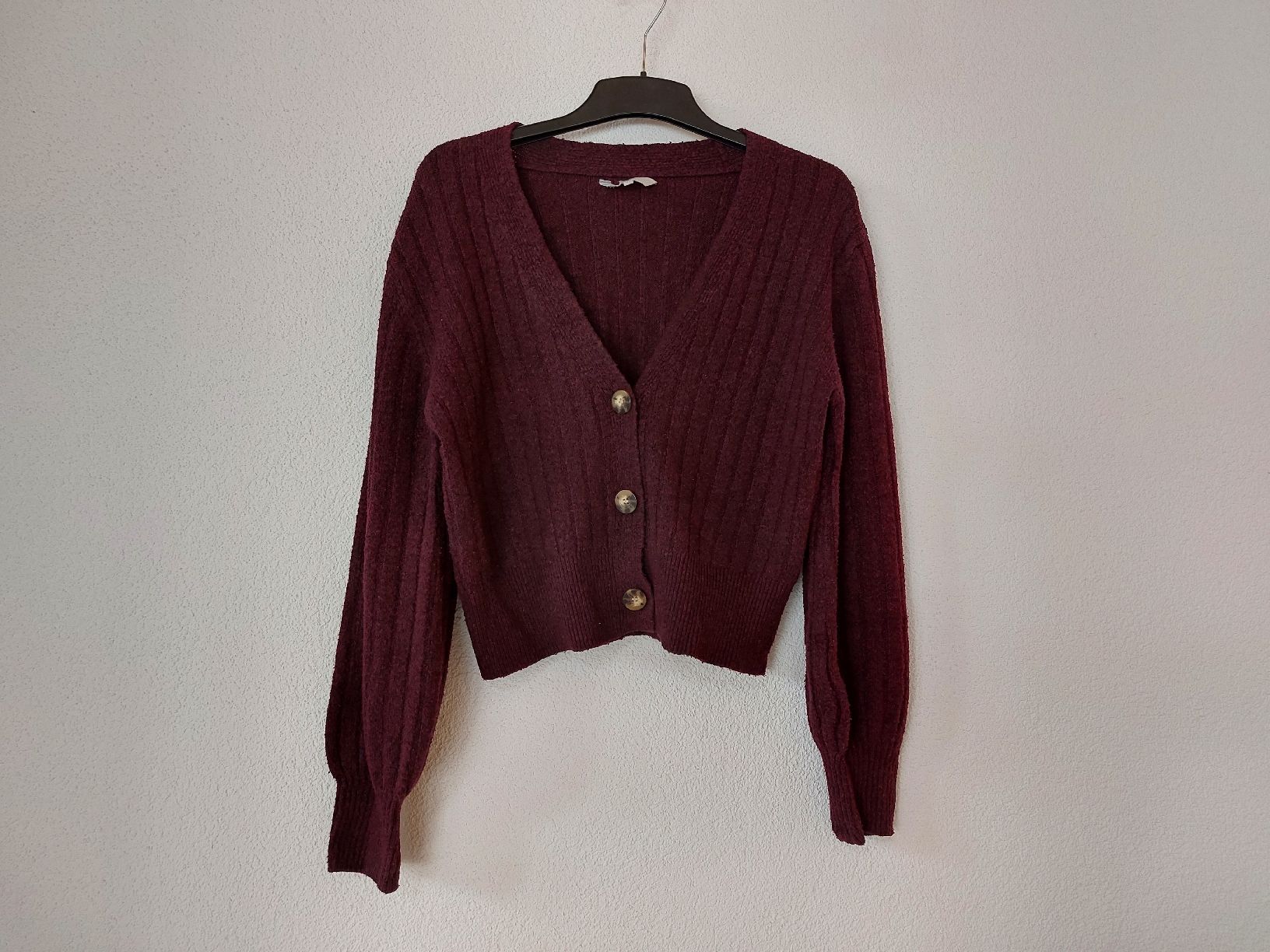 Pullover & Sweatshirts: Damen Strickjacke, Bordeaux  – Gebraucht aus Effingen von roe_7mb7