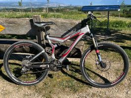 Vélo Bike full-suspension Specialized, new price 2'800 Chf