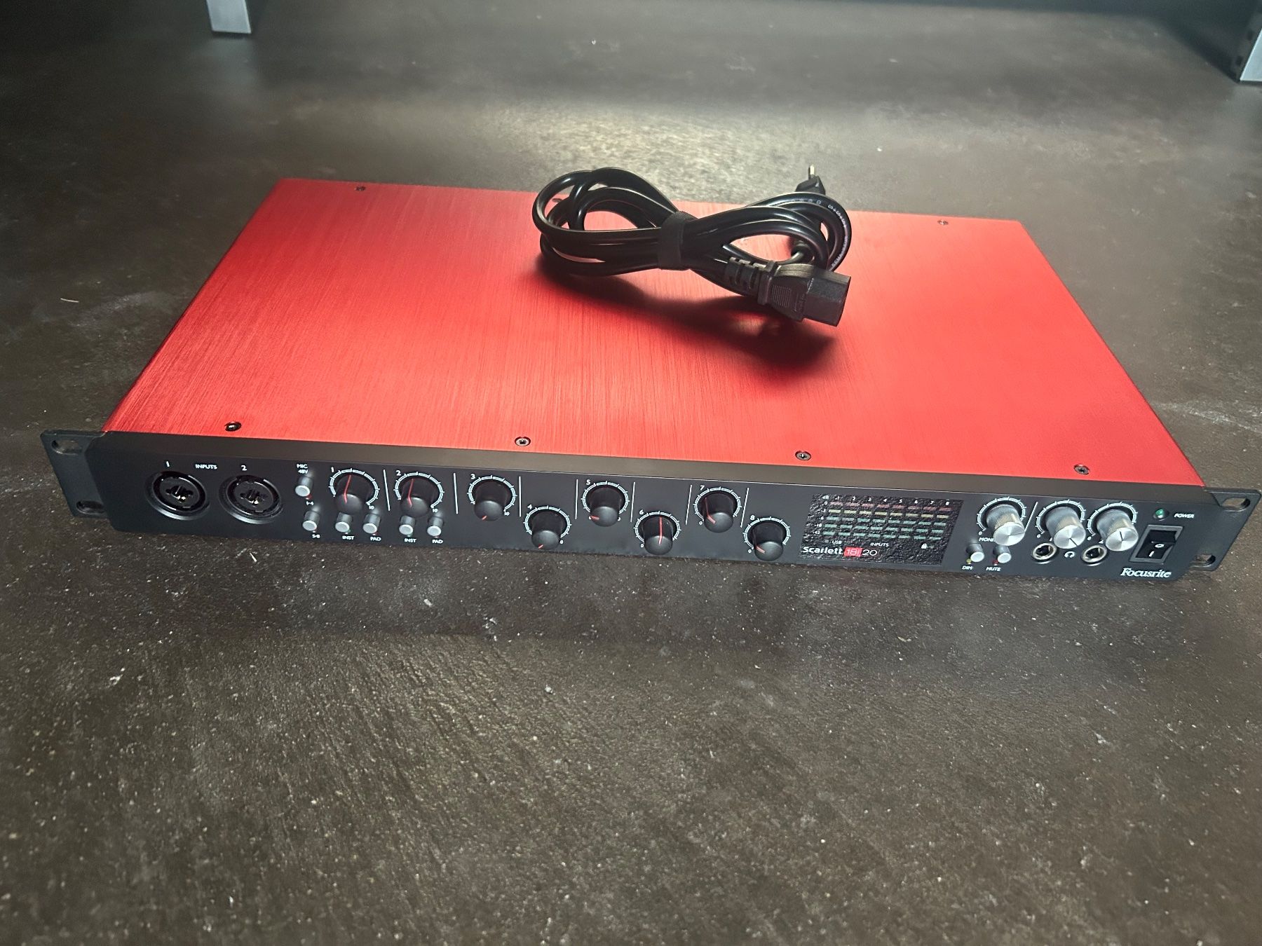 Focusrite Attrezzatura per studi di registrazione: Focusrite Scarlett 18i20 (2nd Gen) USB Audio Interface – Usato da Mägenwil venduto da fit_xt5s