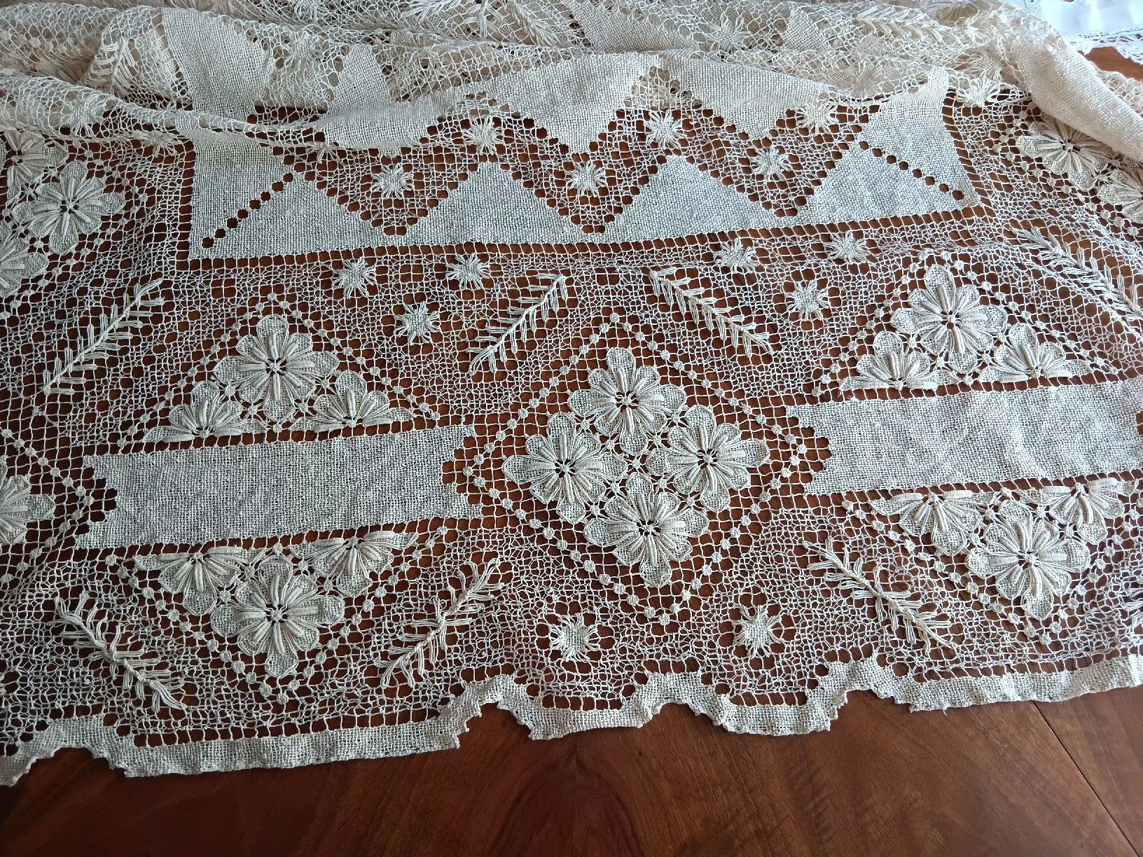 Sonstige Tischwäsche: Filet tischdecke/gardine – Gebraucht aus Ambrì von Maerz87 7