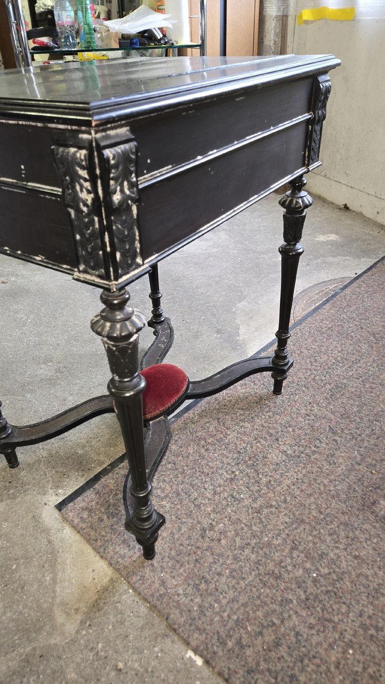 Tavoli: Antiker Tisch mit Schubladen ca. 1900 – Usato da Uzwil venduto da BrokiFloh 2