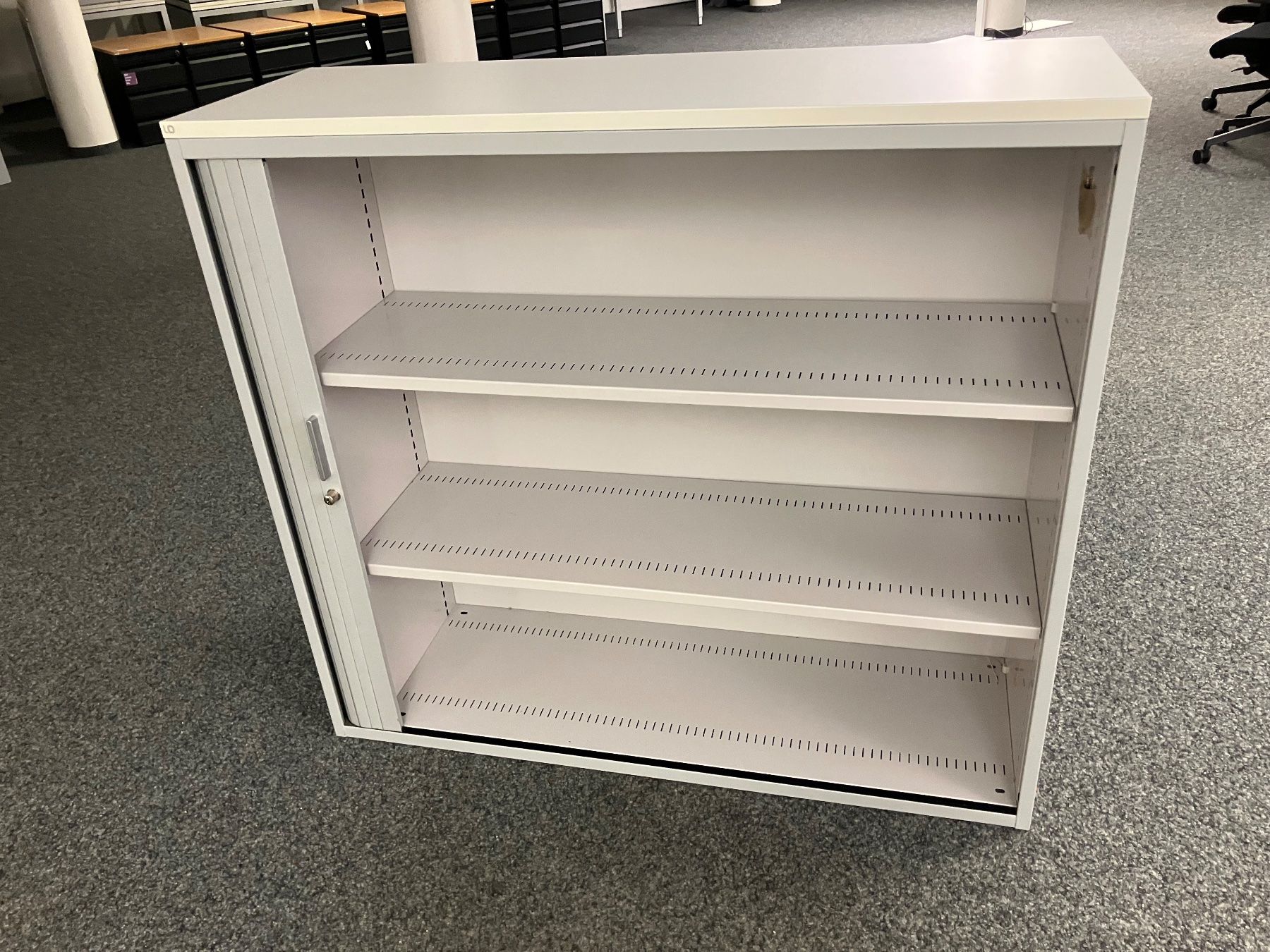 Armoires: Büro Lateralschrank – D'occasion à Basel par Claudanius 1