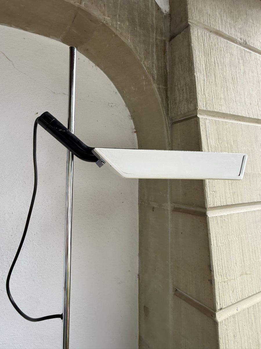 Guzzini Lampade: Vintage iGuzzini Design Stehlampe Stehleuchte – Usato da Konolfingen venduto da petzipetz