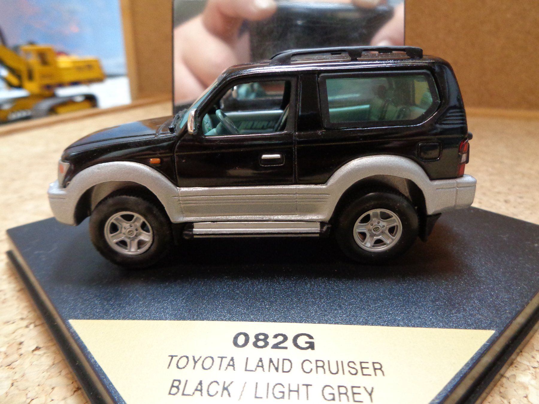 Toyota Modellautos: Toyota Land Cruiser '98    1/43 – Neu und originalverpackt aus Läufelfingen von remajo62