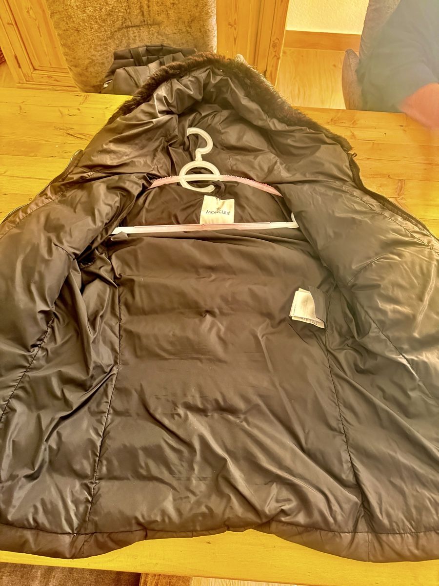 Moncler Giacche: Doudoune veste  Moncler  taille 4 parfait état – Usato da Collombey venduto da canny76 3