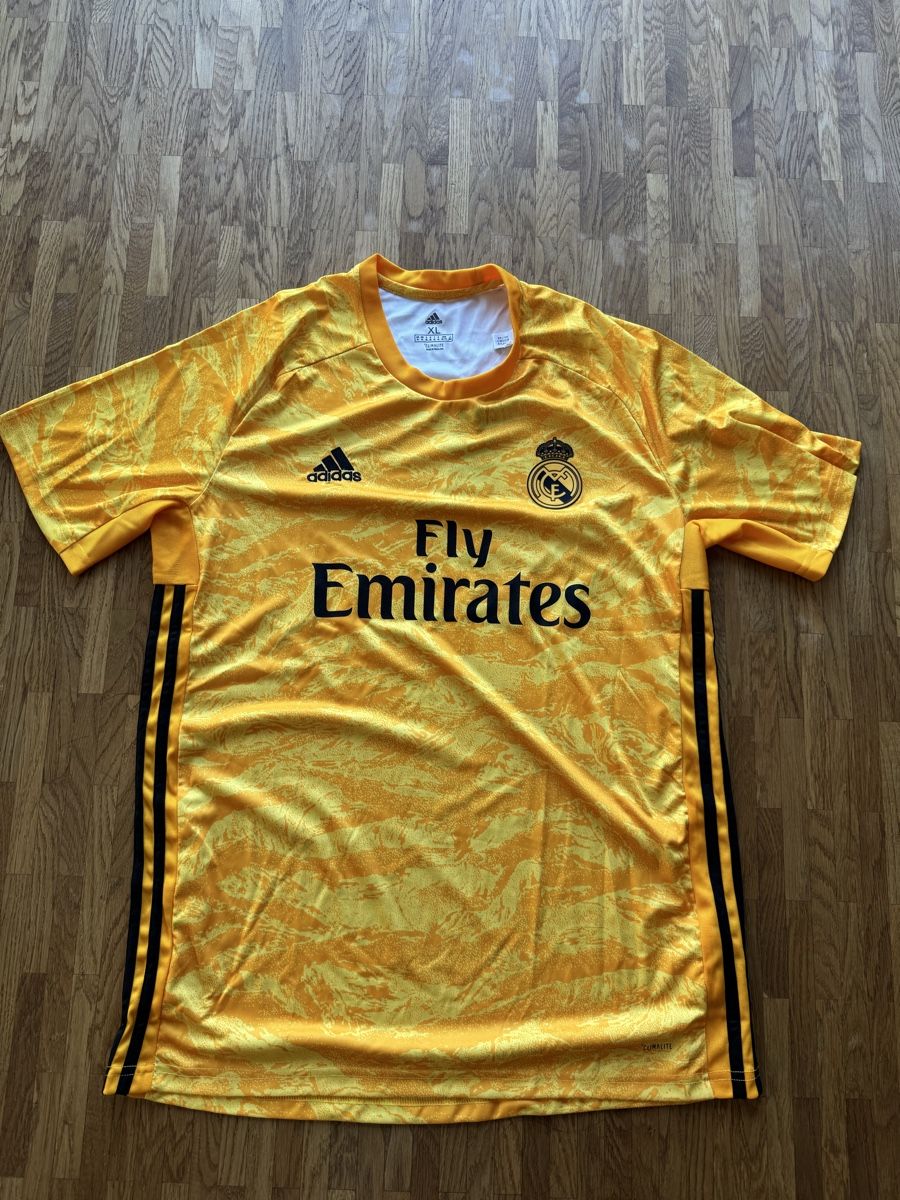 Leibchen & Hosen: Real Madrid Torwart Trikot 2019/20 – Neu (gemäss Beschreibung) aus Zwingen von mpr_7ykk