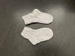 Handgestrickte Babysocken, Gr.62/68, Fusslänge 12,5 cm Kinde