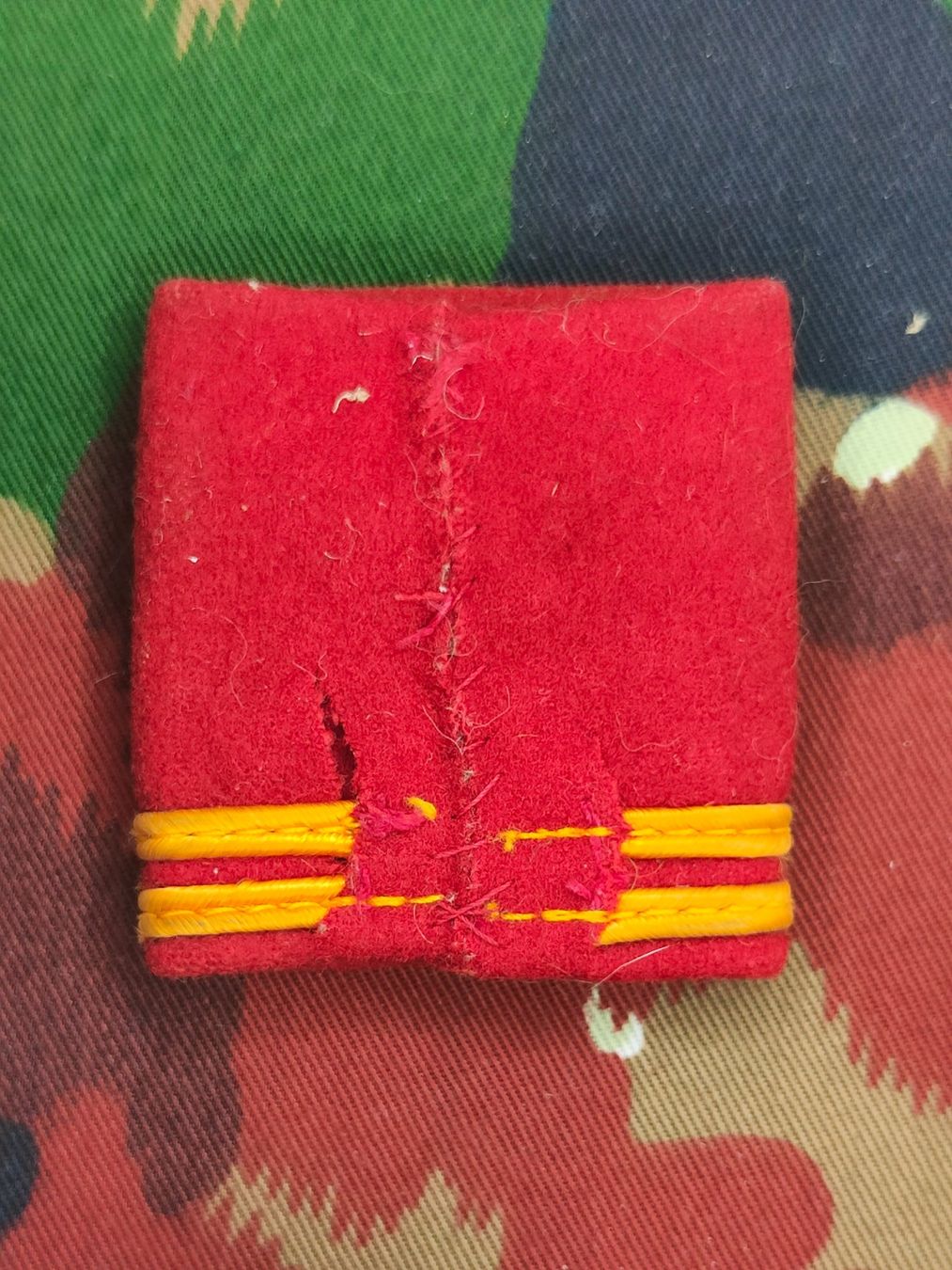Schweizer Armee Plaketten & Abzeichen: Schulterpatte Oberleutnant Abt 58 – Gebraucht aus Bauma von SwissMilitaria 1