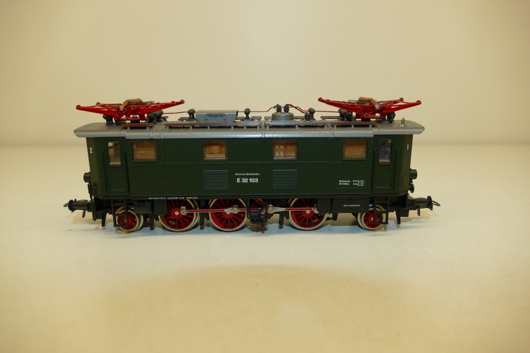 Roco Modellini di ferrovie: Roco H0: DB Elektrolok Baureihe 132 – Nuovo (secondo la descrizione) da Niederhasli venduto da rail-duerst 1